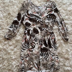 Cinch waist floral dress with v neck